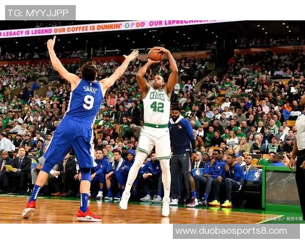 76人对决凯尔特人激战正酣NBA季后赛精彩瞬间回顾与分析 76人对决凯尔特人激战正酣NBA季后赛精彩瞬间回顾与分析